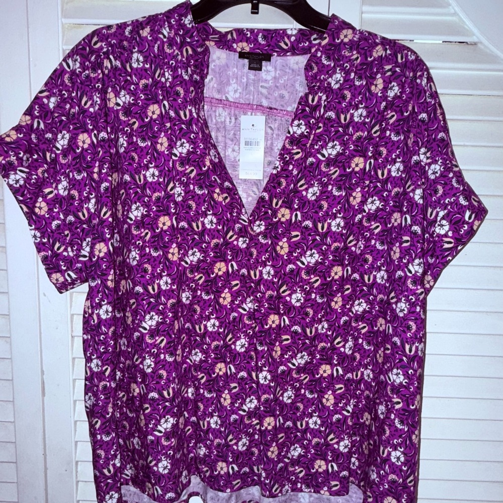 Ann Taylor Purple Floral V-Neck Tunic Top